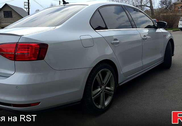 Білий Фольксваген Джетта, об'ємом двигуна 2 л та пробігом 94 тис. км за 13500 $, фото 4 на Automoto.ua