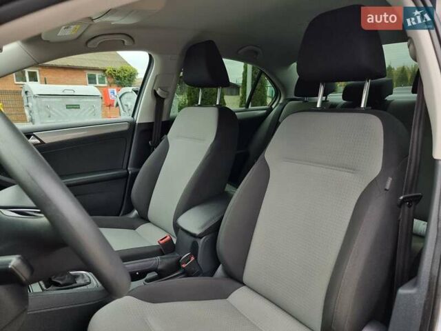 Белый Фольксваген Джетта, объемом двигателя 1.4 л и пробегом 164 тыс. км за 9999 $, фото 60 на Automoto.ua