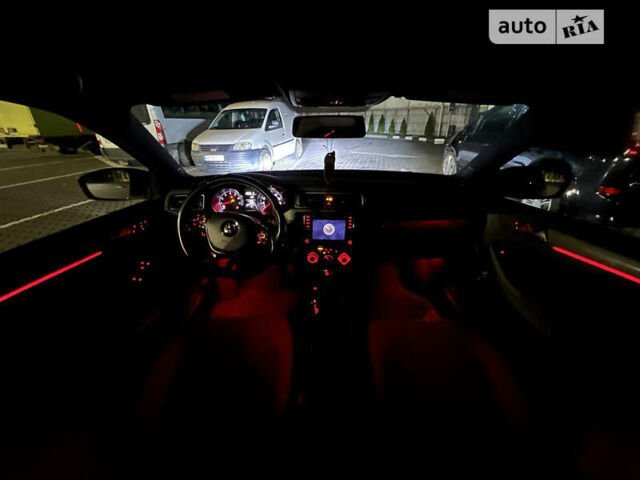 Белый Фольксваген Джетта, объемом двигателя 1.78 л и пробегом 140 тыс. км за 12000 $, фото 2 на Automoto.ua