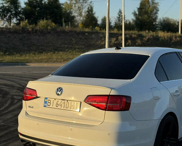 Білий Фольксваген Джетта, об'ємом двигуна 2 л та пробігом 203 тис. км за 13000 $, фото 3 на Automoto.ua