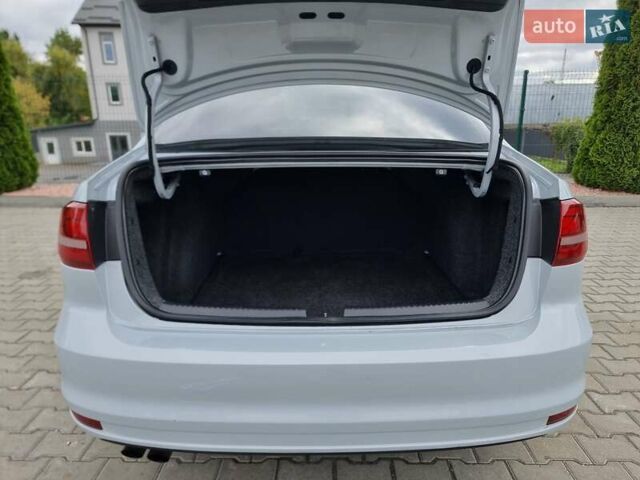 Белый Фольксваген Джетта, объемом двигателя 1.4 л и пробегом 164 тыс. км за 9999 $, фото 80 на Automoto.ua