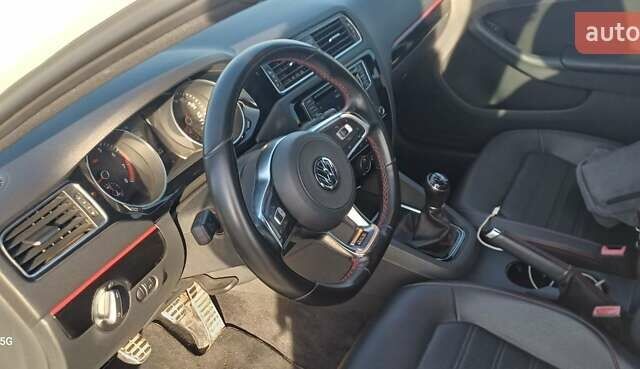 Белый Фольксваген Джетта, объемом двигателя 1.98 л и пробегом 63 тыс. км за 14000 $, фото 7 на Automoto.ua