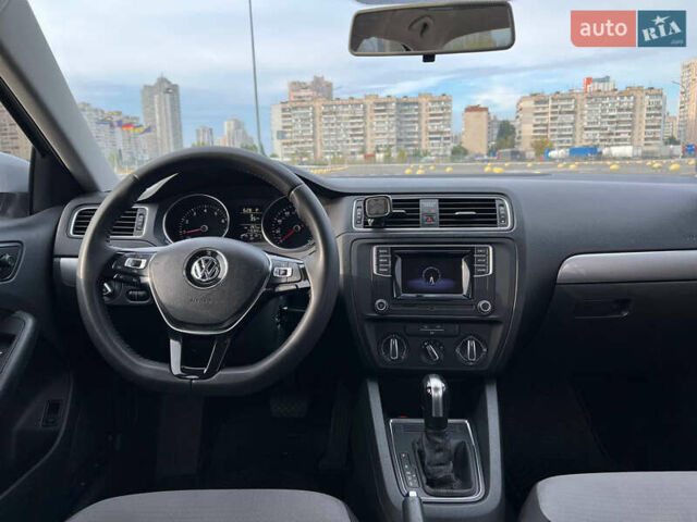 Фольксваген Джетта 2017 в Киеве на Automoto.ua Белый Фольксваген Джетта, объемом двигателя 1.4 л и пробегом 190 тыс. км за 9200 $, фото 10 на Automoto.ua
