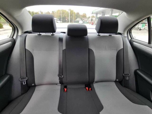 Белый Фольксваген Джетта, объемом двигателя 1.4 л и пробегом 164 тыс. км за 9999 $, фото 14 на Automoto.ua