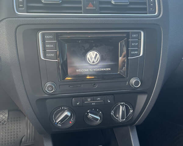 Белый Фольксваген Джетта, объемом двигателя 1.39 л и пробегом 119 тыс. км за 12400 $, фото 11 на Automoto.ua