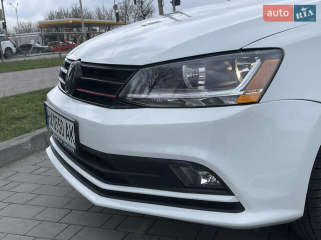 Белый Фольксваген Джетта, объемом двигателя 1.8 л и пробегом 118 тыс. км за 10000 $, фото 23 на Automoto.ua