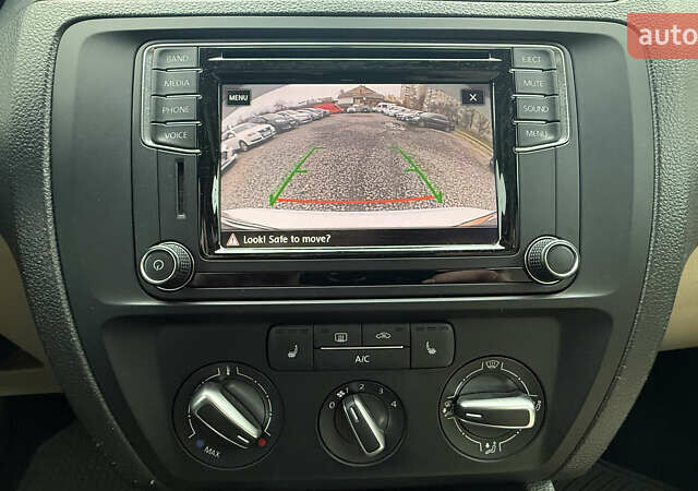 Белый Фольксваген Джетта, объемом двигателя 1.4 л и пробегом 149 тыс. км за 11500 $, фото 19 на Automoto.ua