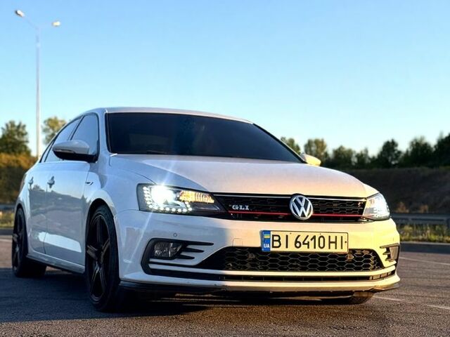 Белый Фольксваген Джетта, объемом двигателя 2 л и пробегом 204 тыс. км за 13000 $, фото 2 на Automoto.ua