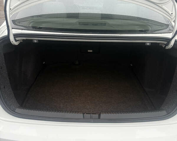 Белый Фольксваген Джетта, объемом двигателя 1.4 л и пробегом 138 тыс. км за 12300 $, фото 8 на Automoto.ua