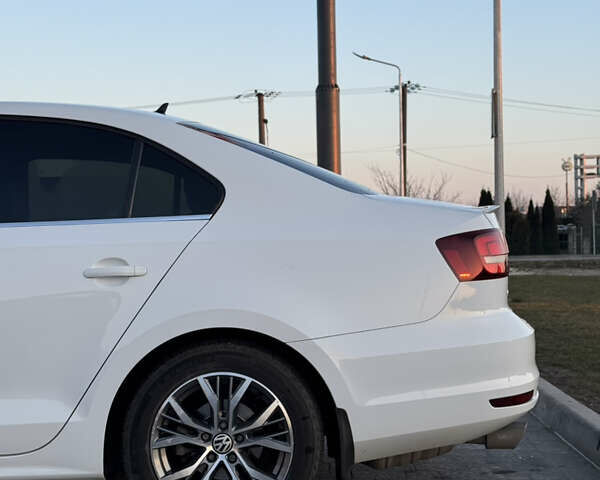 Белый Фольксваген Джетта, объемом двигателя 1.4 л и пробегом 63 тыс. км за 11000 $, фото 8 на Automoto.ua