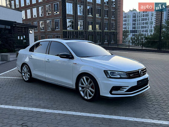 Белый Фольксваген Джетта, объемом двигателя 1.98 л и пробегом 82 тыс. км за 13500 $, фото 1 на Automoto.ua
