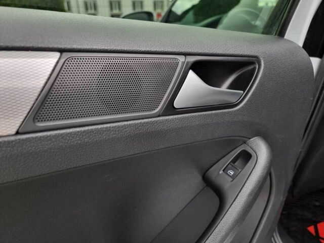 Белый Фольксваген Джетта, объемом двигателя 1.4 л и пробегом 164 тыс. км за 9999 $, фото 17 на Automoto.ua