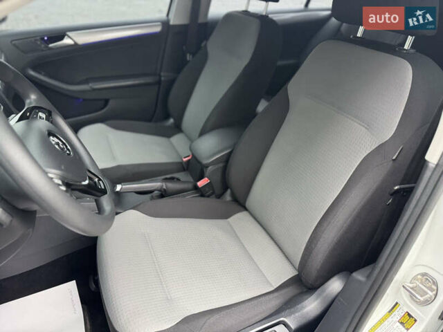 Білий Фольксваген Джетта, об'ємом двигуна 1.4 л та пробігом 146 тис. км за 10999 $, фото 14 на Automoto.ua