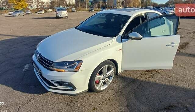 Белый Фольксваген Джетта, объемом двигателя 2 л и пробегом 63 тыс. км за 14000 $, фото 5 на Automoto.ua