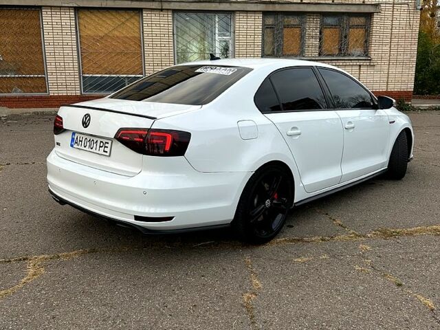 Фольксваген Джетта 2017 в Славянске на Automoto.ua Белый Фольксваген Джетта, объемом двигателя 2 л и пробегом 144 тыс. км за 13800 $, фото 3 на Automoto.ua