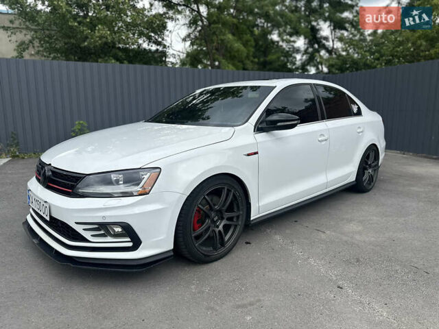 Фольксваген Джетта 2017 в Полтаве на Automoto.ua Белый Фольксваген Джетта, объемом двигателя 1.98 л и пробегом 127 тыс. км за 13500 $, фото 1 на Automoto.ua