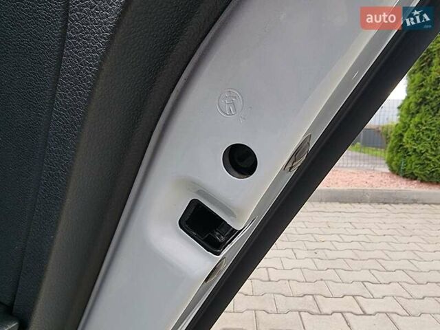 Белый Фольксваген Джетта, объемом двигателя 1.4 л и пробегом 164 тыс. км за 9999 $, фото 78 на Automoto.ua