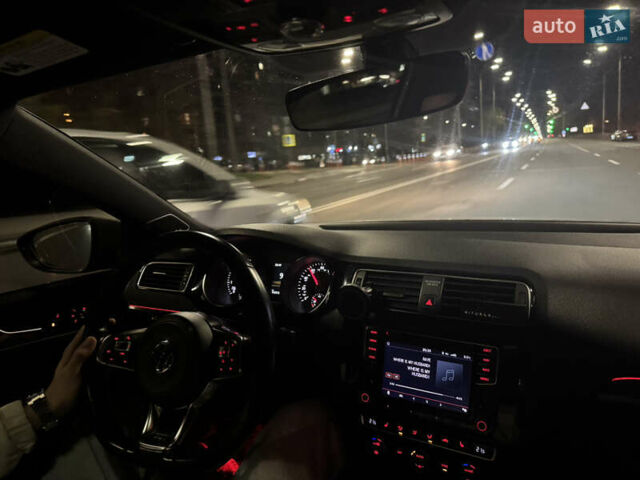 Фольксваген Джетта 2017 в Киеве на Automoto.ua Белый Фольксваген Джетта, объемом двигателя 2 л и пробегом 143 тыс. км за 14000 $, фото 18 на Automoto.ua