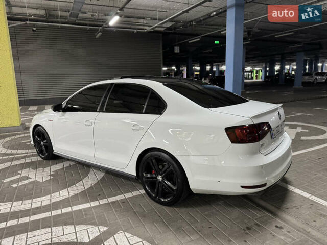 Фольксваген Джетта 2017 в Киеве на Automoto.ua Белый Фольксваген Джетта, объемом двигателя 2 л и пробегом 143 тыс. км за 14000 $, фото 5 на Automoto.ua