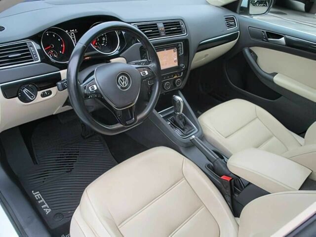 Белый Фольксваген Джетта, объемом двигателя 1.8 л и пробегом 58 тыс. км за 5900 $, фото 8 на Automoto.ua