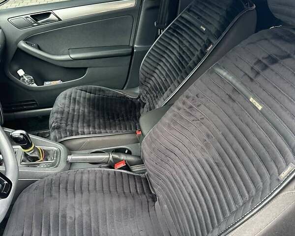 Белый Фольксваген Джетта, объемом двигателя 1.39 л и пробегом 194 тыс. км за 10700 $, фото 6 на Automoto.ua