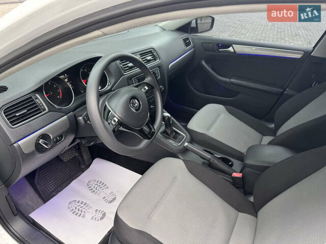 Білий Фольксваген Джетта, об'ємом двигуна 1.4 л та пробігом 146 тис. км за 10999 $, фото 13 на Automoto.ua