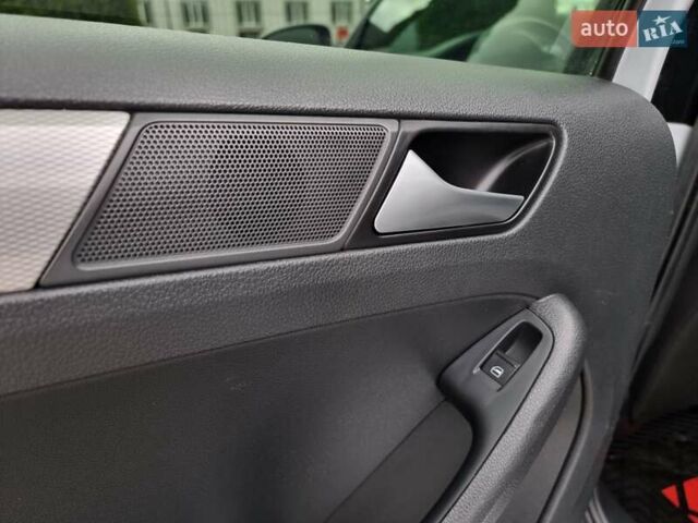 Белый Фольксваген Джетта, объемом двигателя 1.4 л и пробегом 164 тыс. км за 9999 $, фото 69 на Automoto.ua