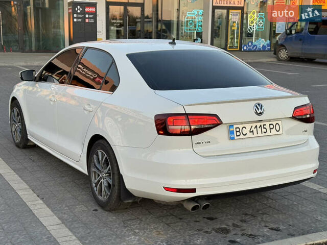 Белый Фольксваген Джетта, объемом двигателя 1.4 л и пробегом 63 тыс. км за 11000 $, фото 6 на Automoto.ua