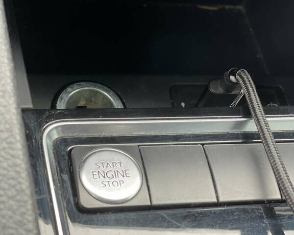 Белый Фольксваген Джетта, объемом двигателя 1.8 л и пробегом 118 тыс. км за 10000 $, фото 33 на Automoto.ua