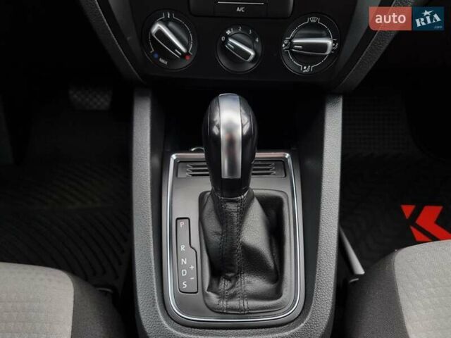 Белый Фольксваген Джетта, объемом двигателя 1.4 л и пробегом 164 тыс. км за 9999 $, фото 53 на Automoto.ua