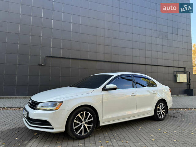 Фольксваген Джетта 2017 в Славянске на Automoto.ua Белый Фольксваген Джетта, объемом двигателя 1.4 л и пробегом 78 тыс. км за 12500 $, фото 1 на Automoto.ua