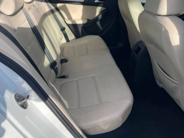 Белый Фольксваген Джетта, объемом двигателя 1.4 л и пробегом 52 тыс. км за 4000 $, фото 9 на Automoto.ua