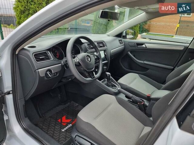 Белый Фольксваген Джетта, объемом двигателя 1.4 л и пробегом 164 тыс. км за 9999 $, фото 57 на Automoto.ua