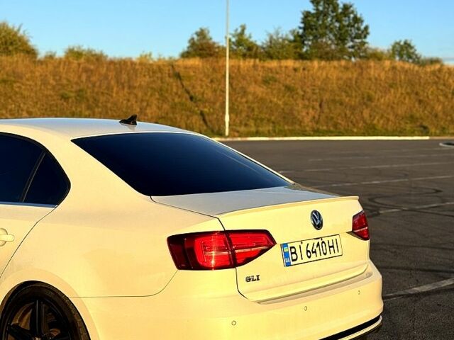 Белый Фольксваген Джетта, объемом двигателя 2 л и пробегом 204 тыс. км за 13000 $, фото 7 на Automoto.ua