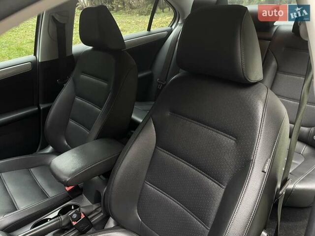 Белый Фольксваген Джетта, объемом двигателя 1.4 л и пробегом 110 тыс. км за 12300 $, фото 18 на Automoto.ua