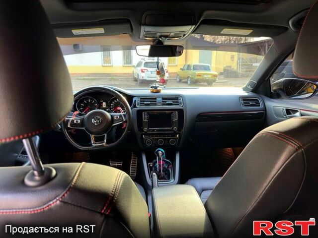 Белый Фольксваген Джетта, объемом двигателя 2 л и пробегом 109 тыс. км за 15000 $, фото 6 на Automoto.ua