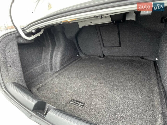 Белый Фольксваген Джетта, объемом двигателя 1.8 л и пробегом 118 тыс. км за 10000 $, фото 34 на Automoto.ua