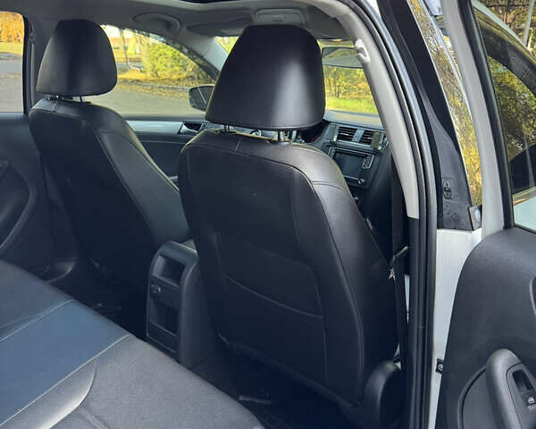 Фольксваген Джетта 2017 в Славянске на Automoto.ua Белый Фольксваген Джетта, объемом двигателя 1.4 л и пробегом 78 тыс. км за 12500 $, фото 10 на Automoto.ua