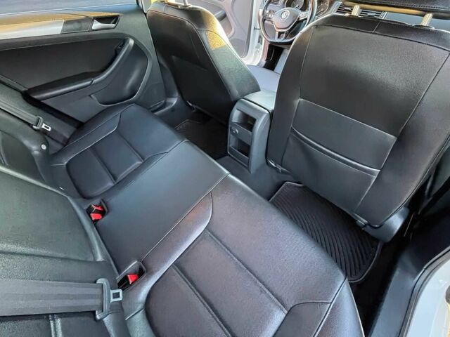 Фольксваген Джетта 2017 в Ивано-Франковске на Automoto.ua Белый Фольксваген Джетта, объемом двигателя 1.4 л и пробегом 63 тыс. км за 9800 $, фото 10 на Automoto.ua