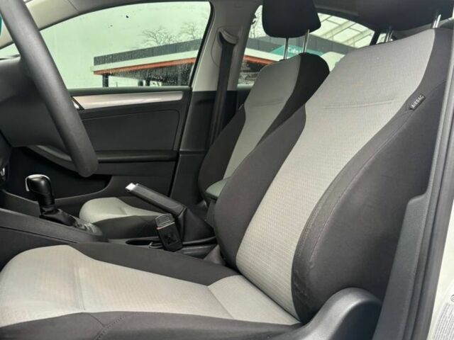 Білий Фольксваген Джетта, об'ємом двигуна 1.4 л та пробігом 120 тис. км за 10900 $, фото 6 на Automoto.ua