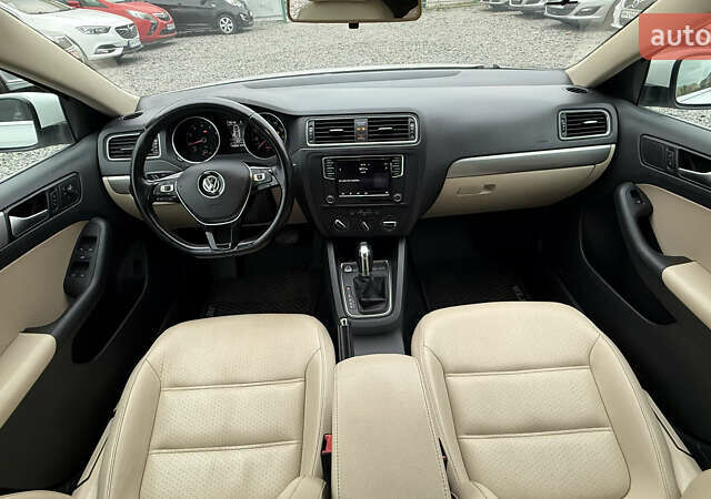 Белый Фольксваген Джетта, объемом двигателя 1.4 л и пробегом 149 тыс. км за 11500 $, фото 23 на Automoto.ua