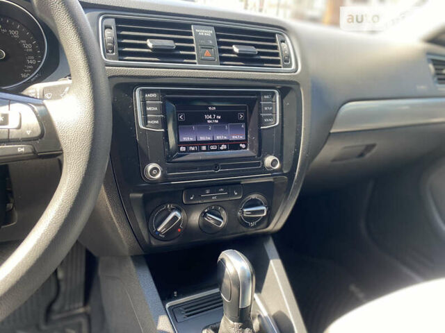 Белый Фольксваген Джетта, объемом двигателя 1.4 л и пробегом 70 тыс. км за 10999 $, фото 14 на Automoto.ua