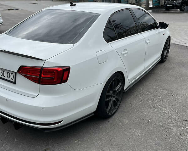 Фольксваген Джетта 2017 в Полтаве на Automoto.ua Белый Фольксваген Джетта, объемом двигателя 1.98 л и пробегом 127 тыс. км за 13500 $, фото 5 на Automoto.ua