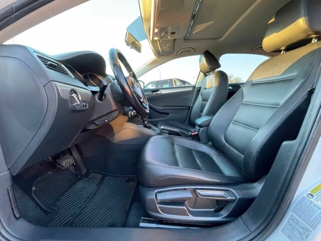 Фольксваген Джетта 2017 в Ивано-Франковске на Automoto.ua Белый Фольксваген Джетта, объемом двигателя 1.4 л и пробегом 63 тыс. км за 9800 $, фото 8 на Automoto.ua