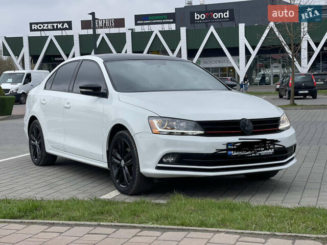 Белый Фольксваген Джетта, объемом двигателя 1.8 л и пробегом 118 тыс. км за 10000 $, фото 4 на Automoto.ua