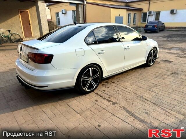 Белый Фольксваген Джетта, объемом двигателя 2 л и пробегом 109 тыс. км за 15000 $, фото 3 на Automoto.ua