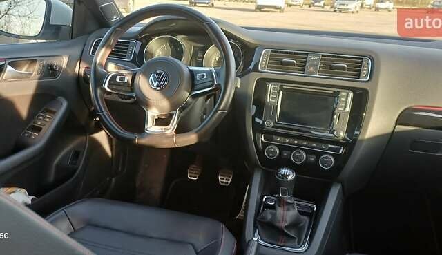 Белый Фольксваген Джетта, объемом двигателя 2 л и пробегом 63 тыс. км за 14000 $, фото 1 на Automoto.ua