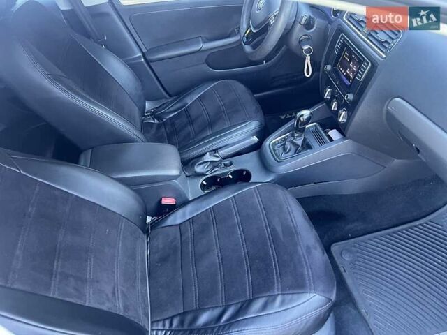 Фольксваген Джетта 2017 у Львові на Automoto.ua Білий Фольксваген Джетта, об'ємом двигуна 1.4 л та пробігом 136 тис. км за 9700 $, фото 4 на Automoto.ua