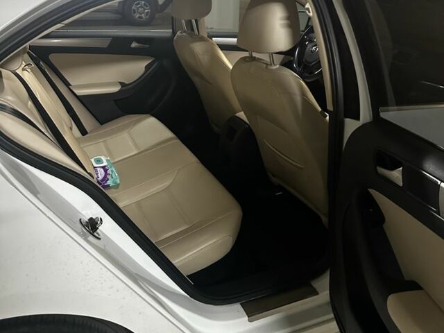 Білий Фольксваген Джетта, об'ємом двигуна 1.4 л та пробігом 51 тис. км за 9900 $, фото 6 на Automoto.ua