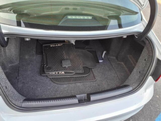 Белый Фольксваген Джетта, объемом двигателя 2 л и пробегом 55 тыс. км за 3800 $, фото 16 на Automoto.ua